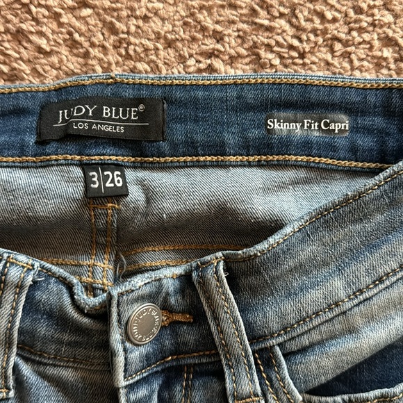 Judy Blue Skinny Capri Fit Sz 3/26 - Picture 3 of 3